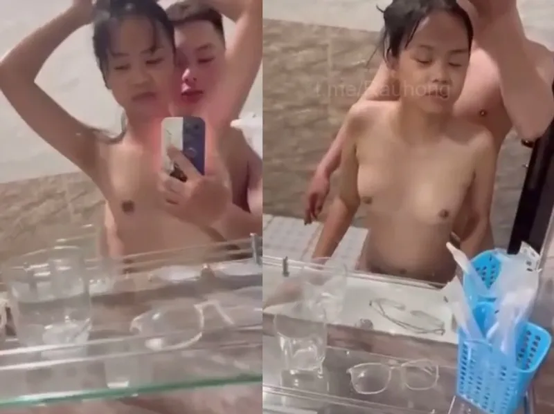 Thon gọn em cùng người yêu đụ trước gương quay kỉ niệm